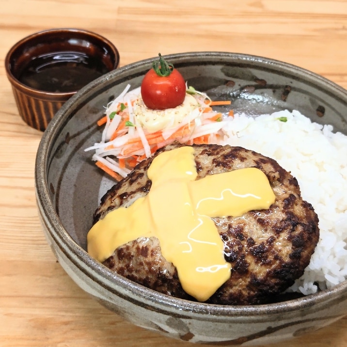びっくりドンキー風『チーズバーグディッシュ』